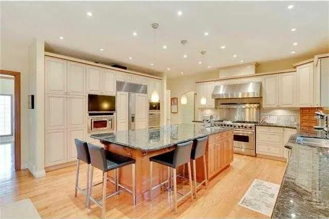 175 Pumpvalley Court SW