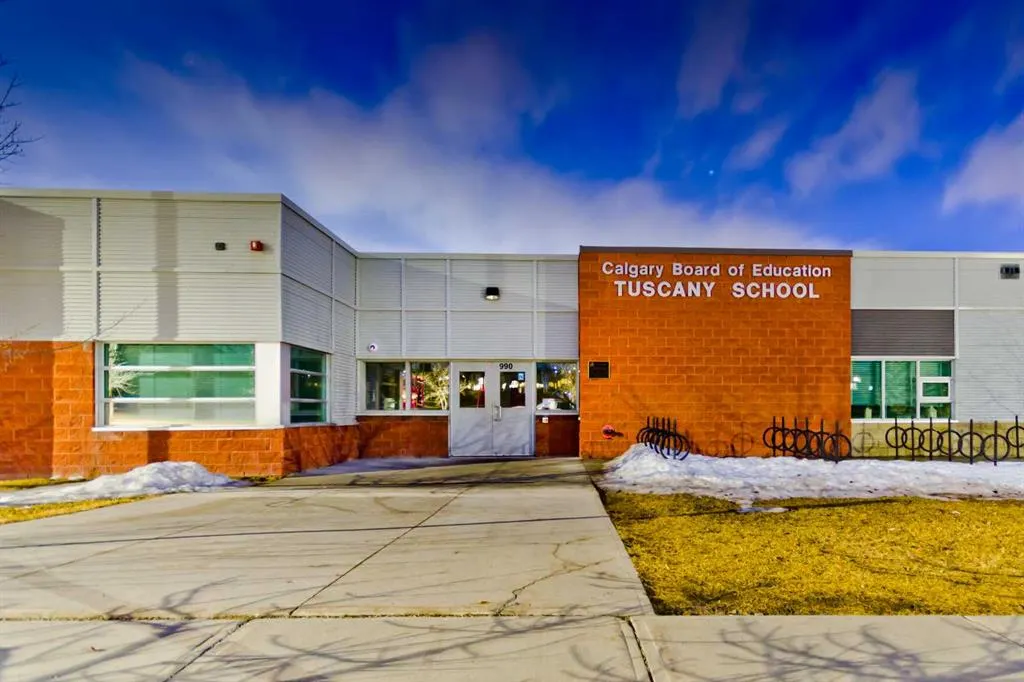 50 Tuscany Valley Rise NW