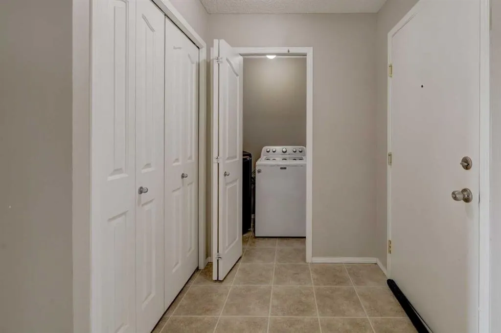 304 Mackenzie Way SW, #8118