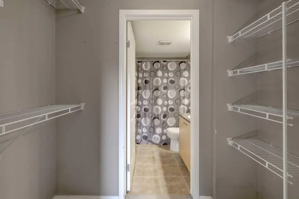 304 Mackenzie Way SW, #8118