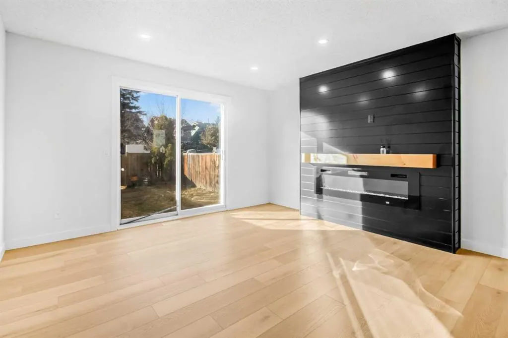 6632 Temple Drive NE