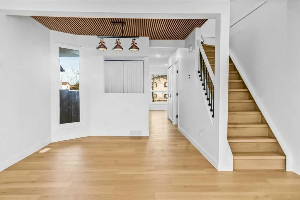 6632 Temple Drive NE