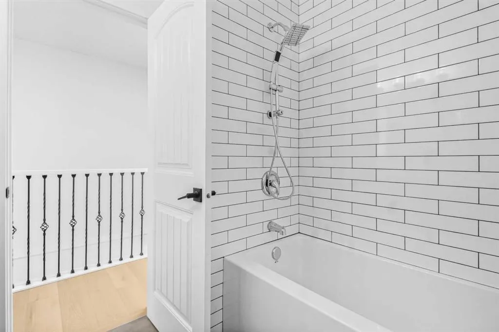 6632 Temple Drive NE