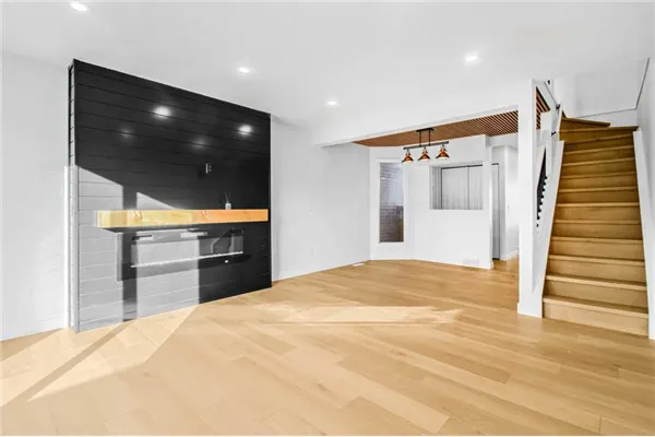 6632 Temple Drive NE