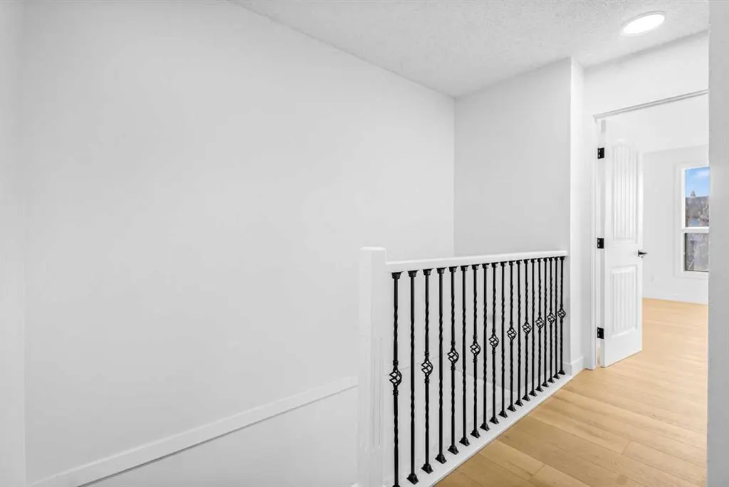 6632 Temple Drive NE