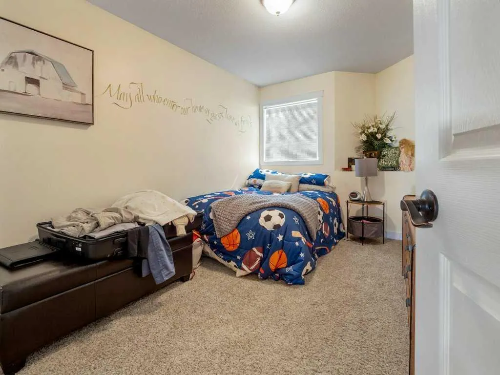 425 FAIRMOU Boulevard S