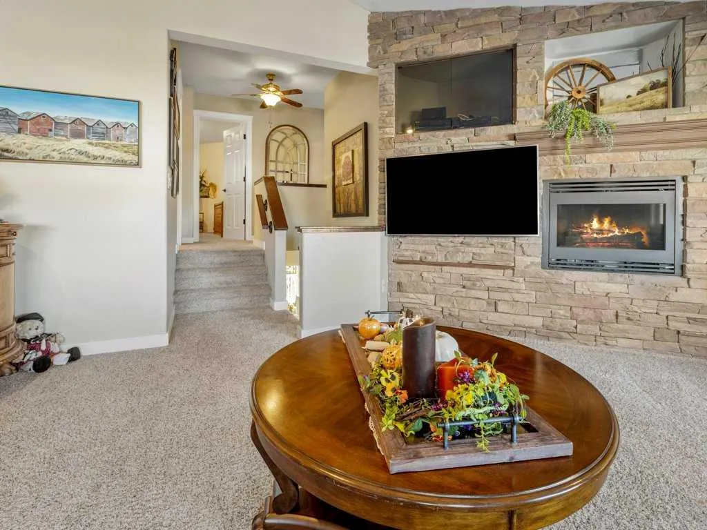 425 FAIRMOU Boulevard S