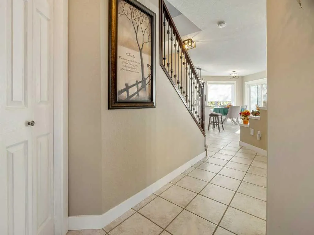 425 FAIRMOU Boulevard S