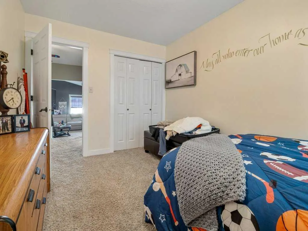 425 FAIRMOU Boulevard S