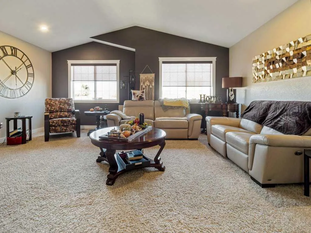 425 FAIRMOU Boulevard S