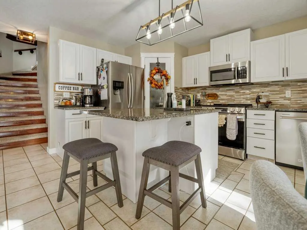 425 FAIRMOU Boulevard S