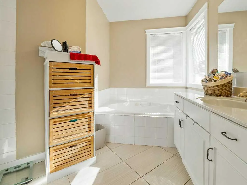 425 FAIRMOU Boulevard S