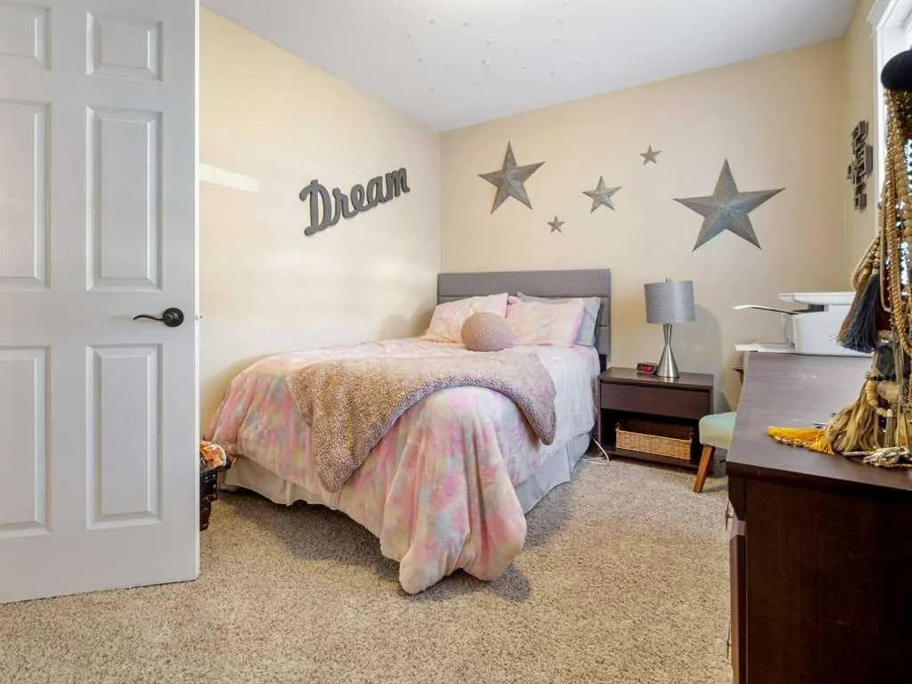 425 FAIRMOU Boulevard S