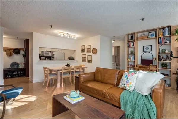 545 18 Avenue SW, #103