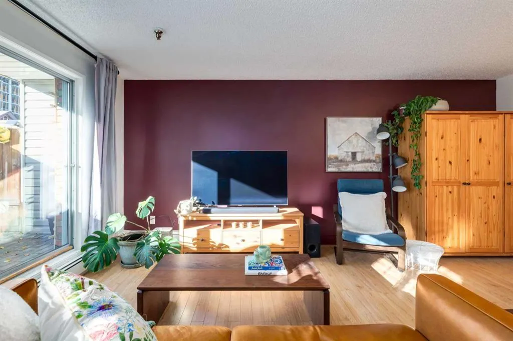 545 18 Avenue SW, #103