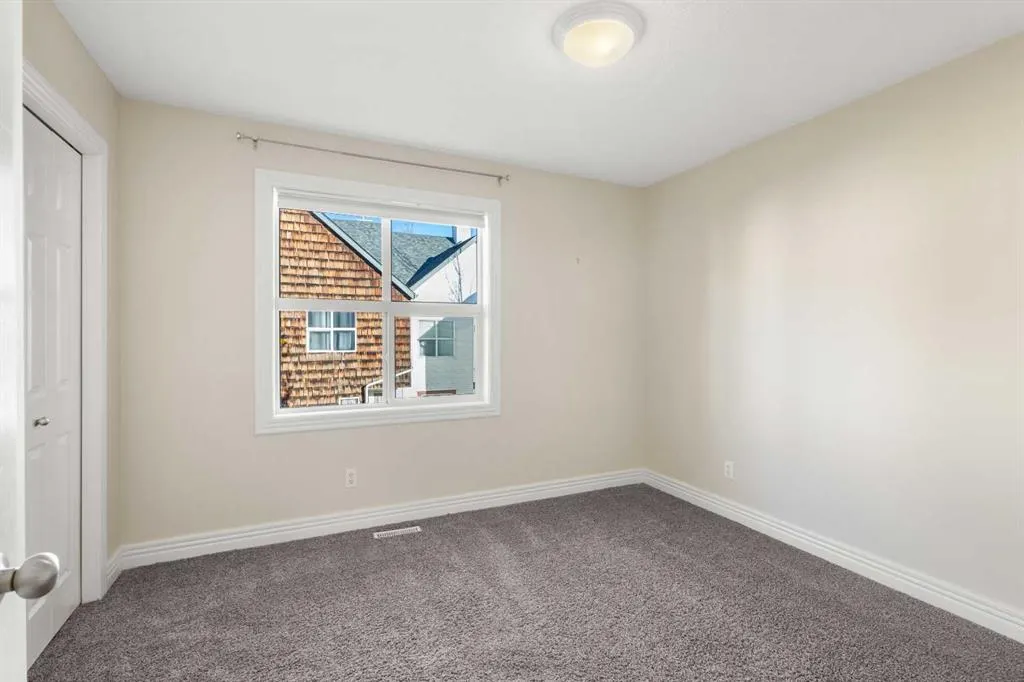 225 Bridlewood Lane SW