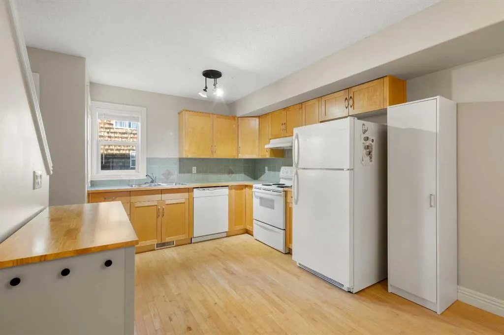 225 Bridlewood Lane SW