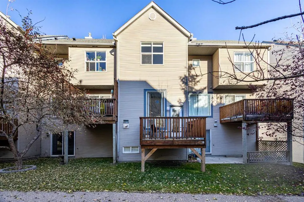 225 Bridlewood Lane SW