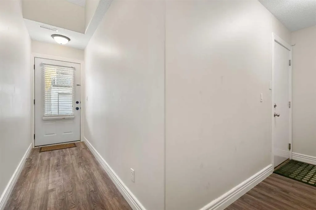 225 Bridlewood Lane SW