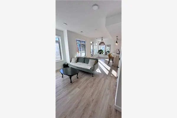 562 Seton Circle, #407