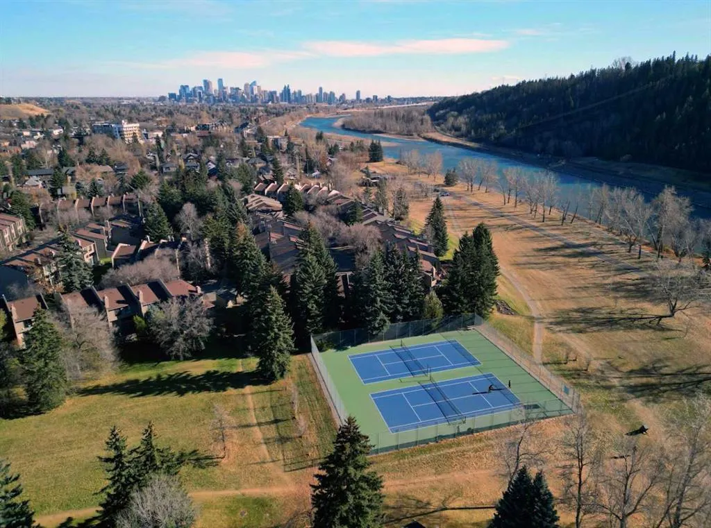 357 Point Mckay Gardens NW