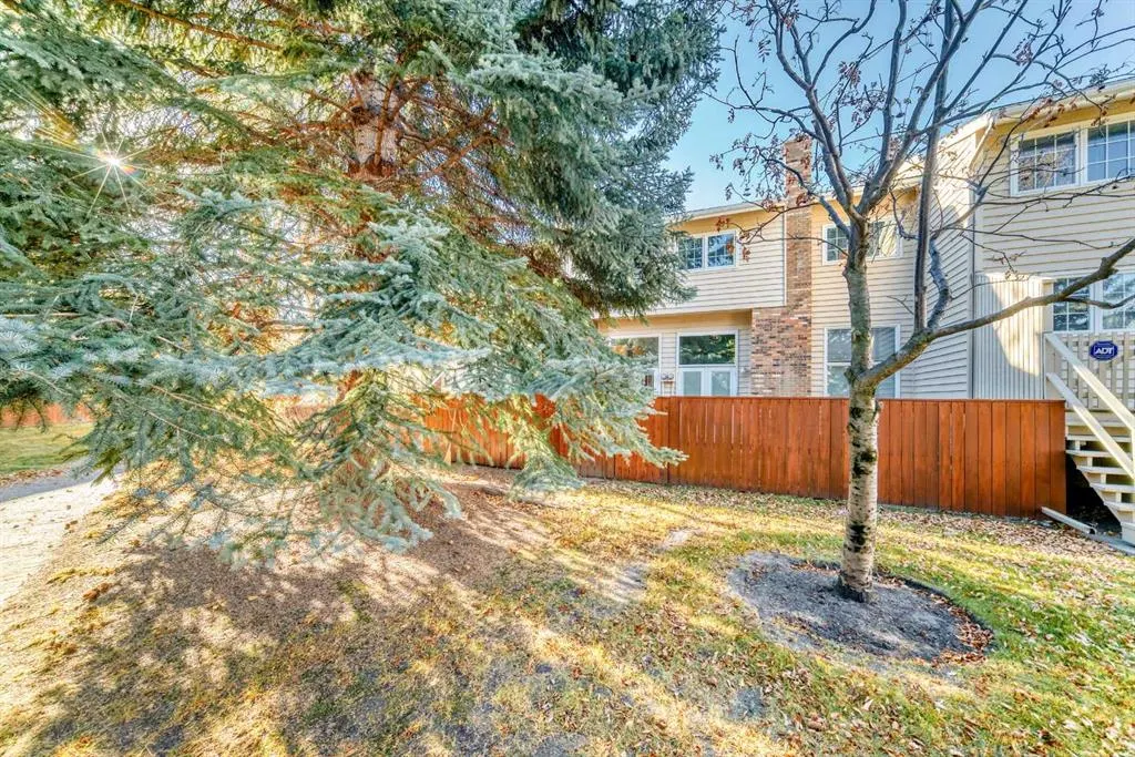 357 Point Mckay Gardens NW