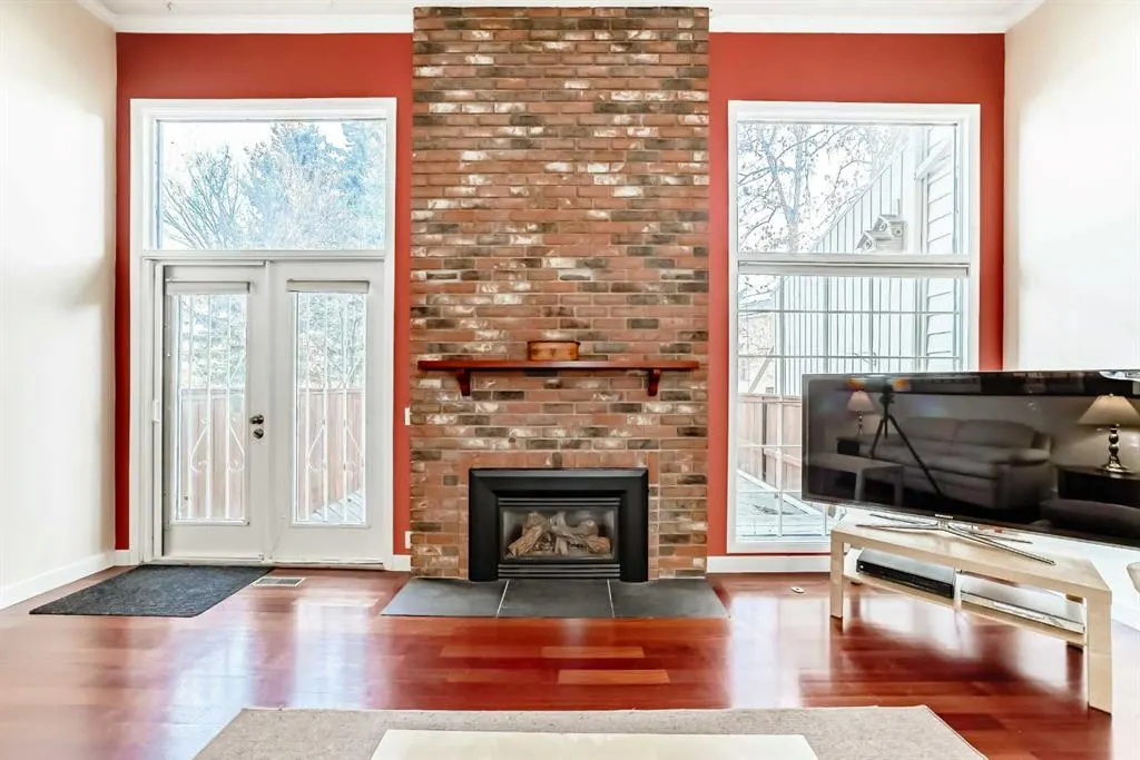 357 Point Mckay Gardens NW