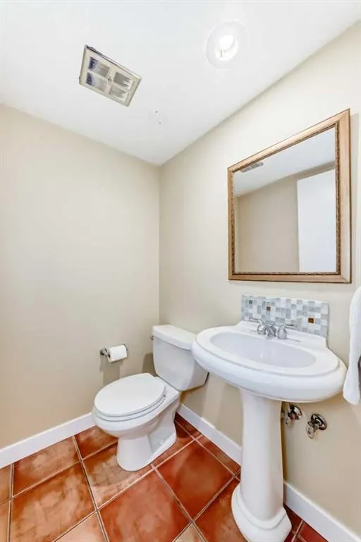 357 Point Mckay Gardens NW