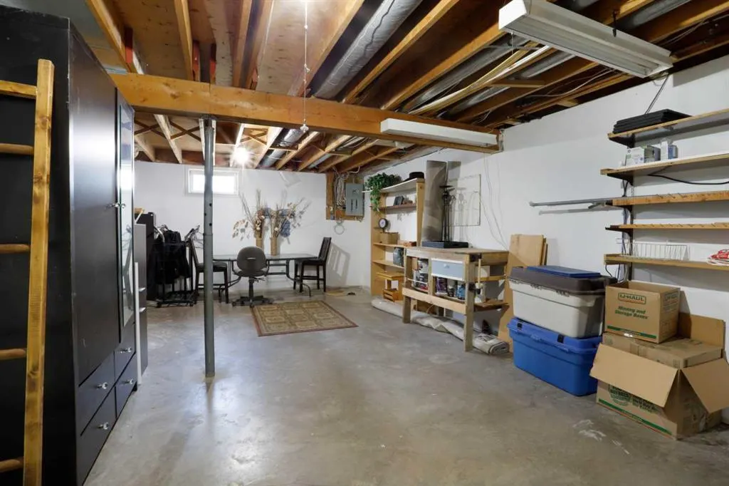 731 Parkland Drive E