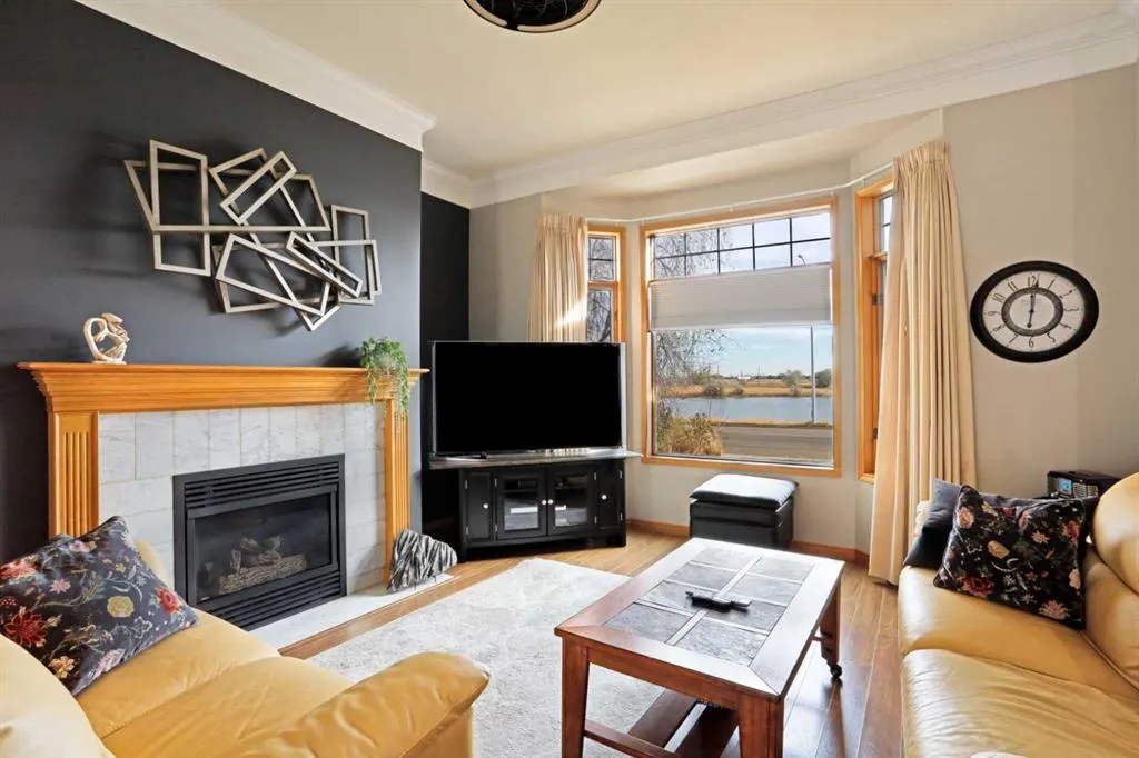 731 Parkland Drive E