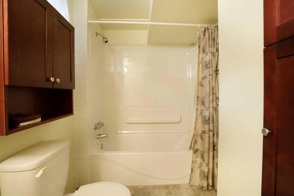 731 Parkland Drive E