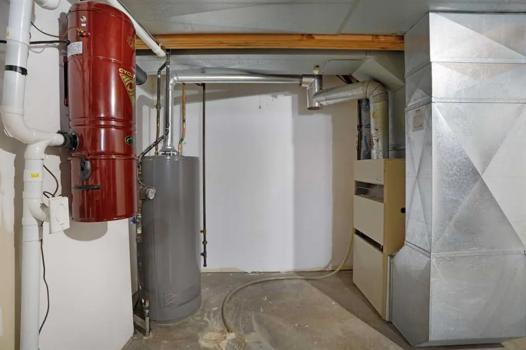 731 Parkland Drive E