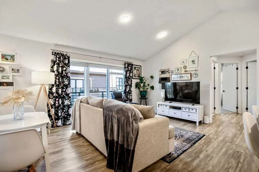 100 Walgrove Court SE, #3206