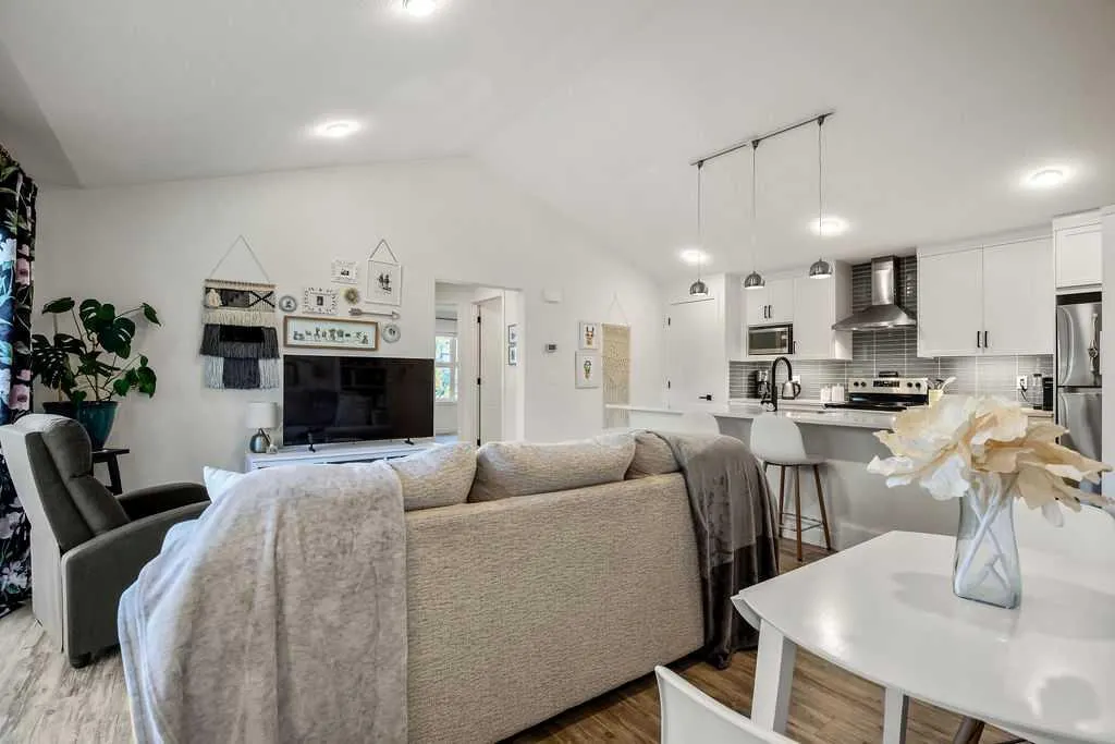 100 Walgrove Court SE, #3206