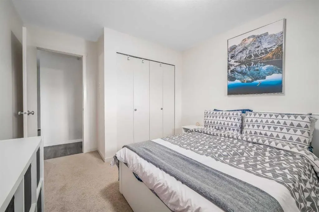 181 Skyview Ranch Manor NE, #2212