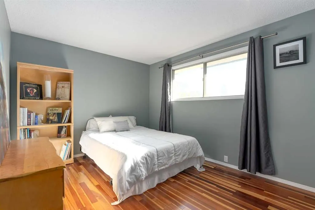 212 Dovercrest Place SE