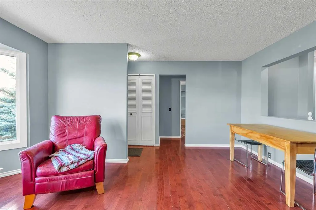 212 Dovercrest Place SE