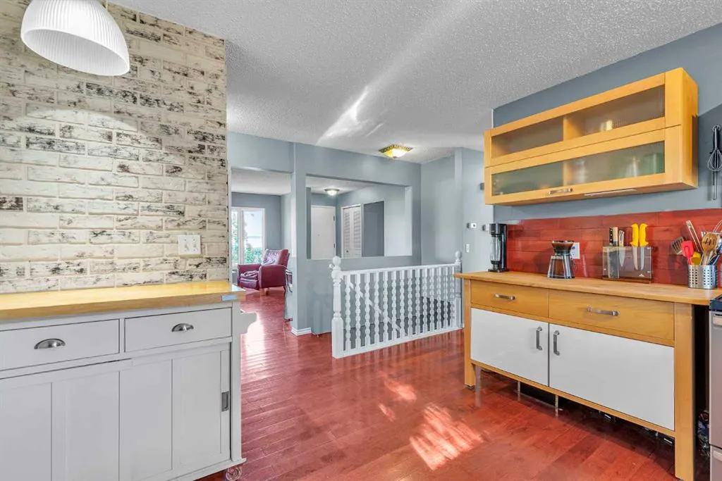 212 Dovercrest Place SE