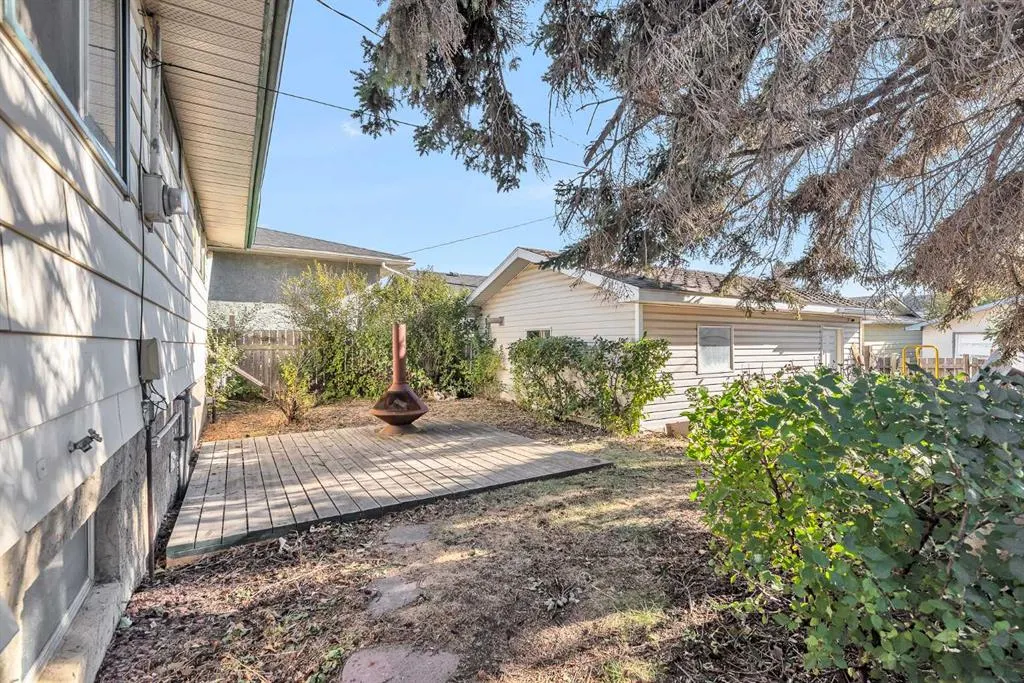 212 Dovercrest Place SE