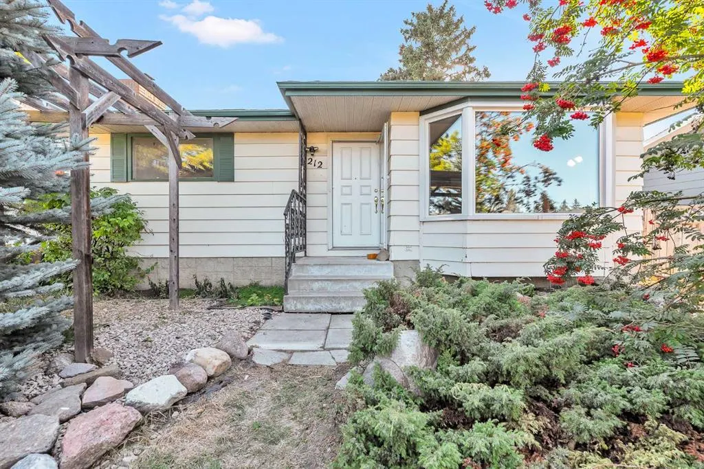 212 Dovercrest Place SE