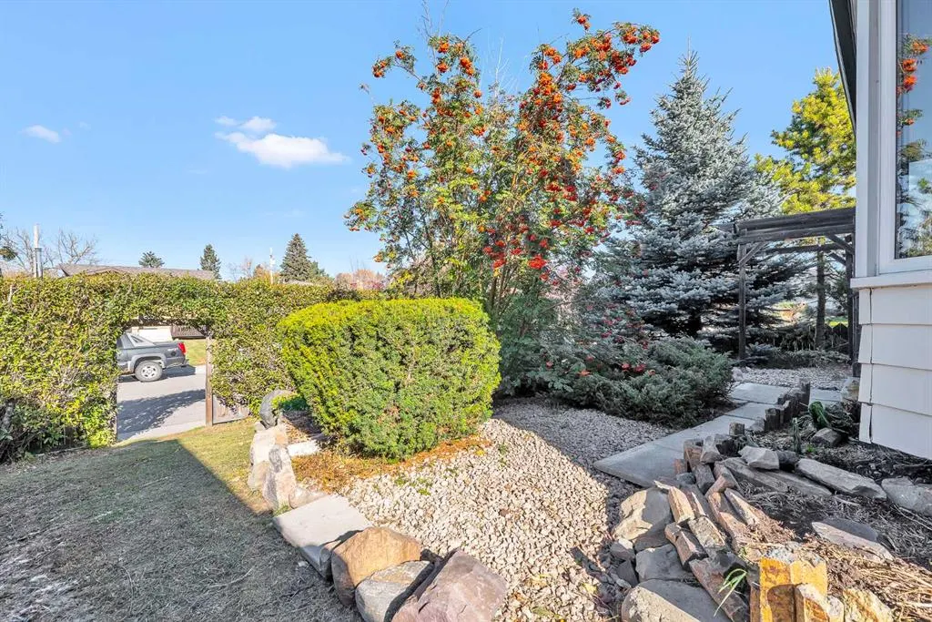 212 Dovercrest Place SE