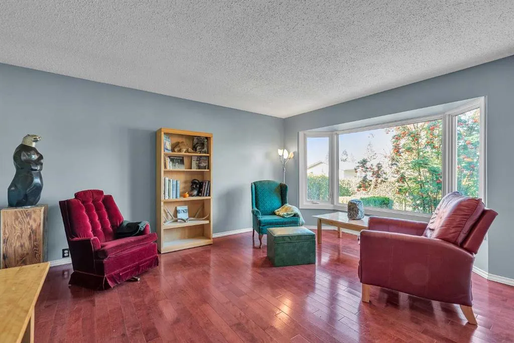 212 Dovercrest Place SE