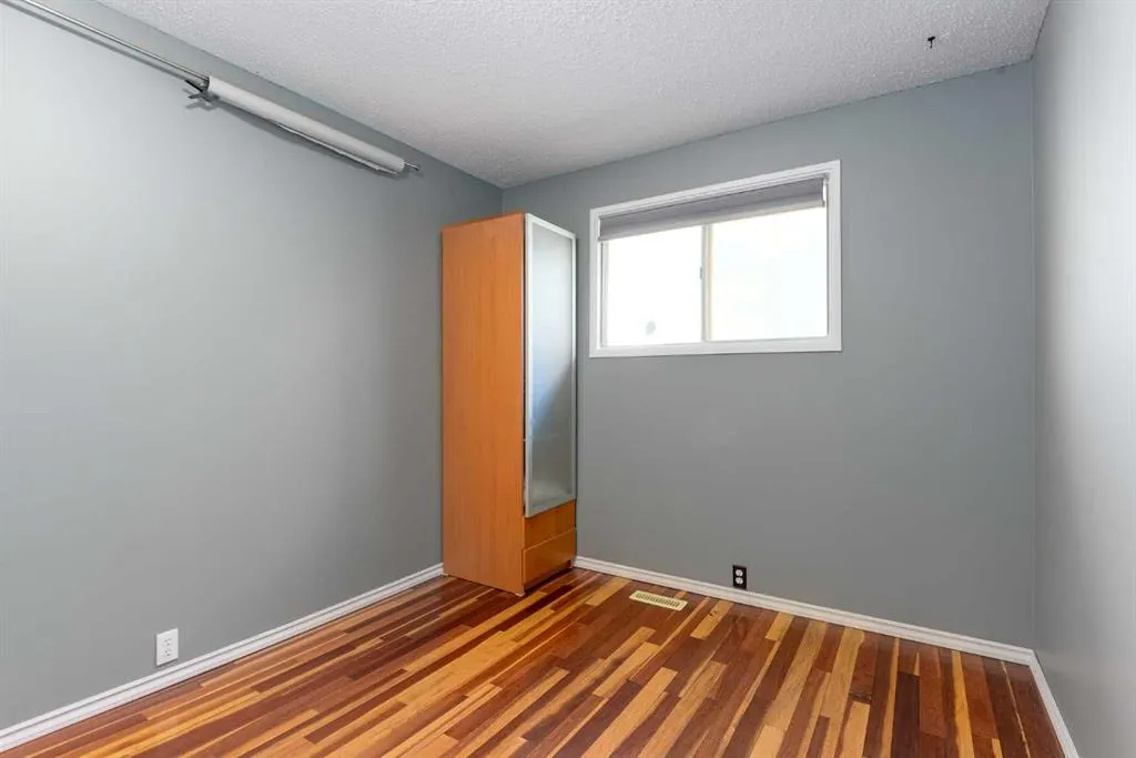 212 Dovercrest Place SE