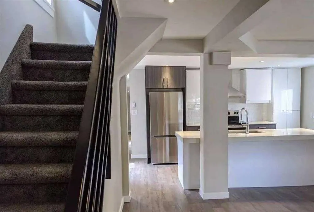 866 Balmoral Street SE