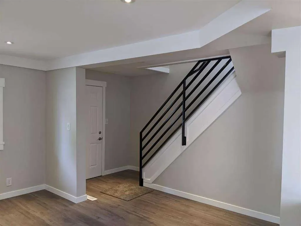 866 Balmoral Street SE