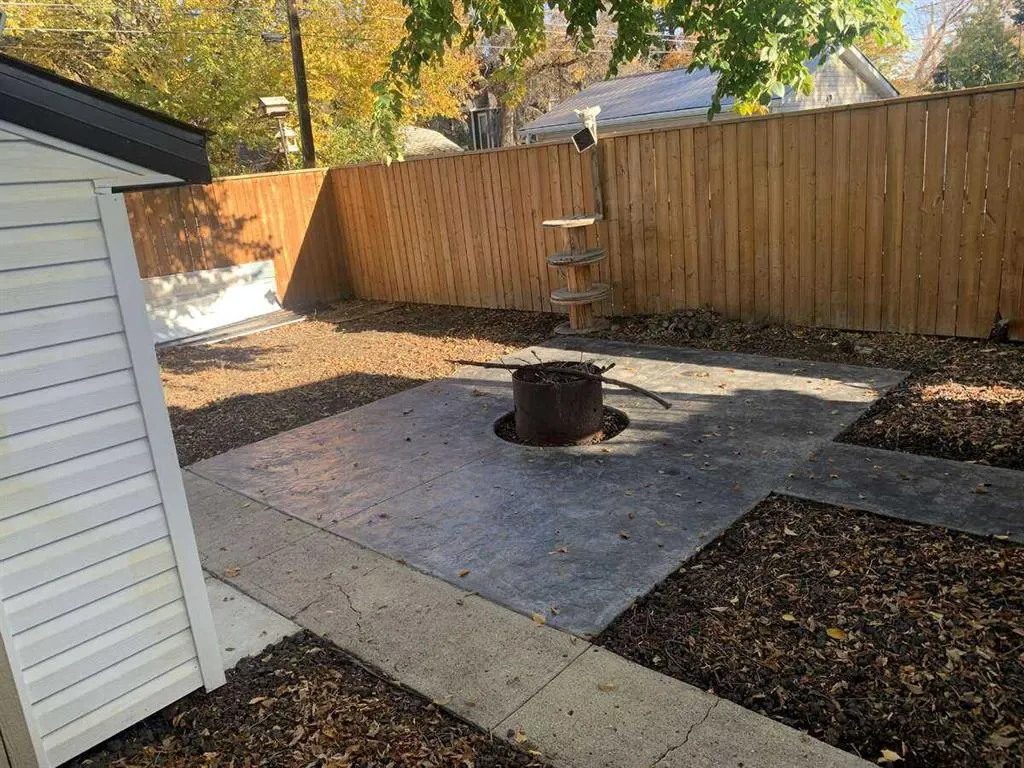 866 Balmoral Street SE