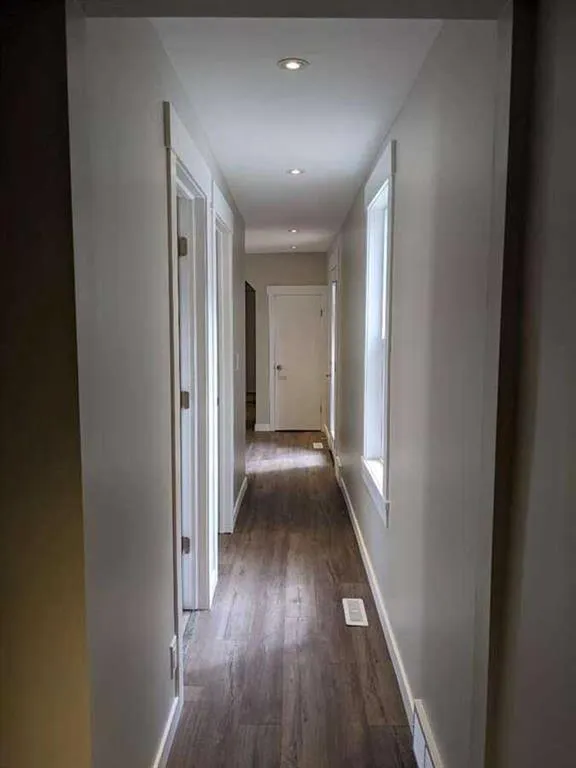 866 Balmoral Street SE