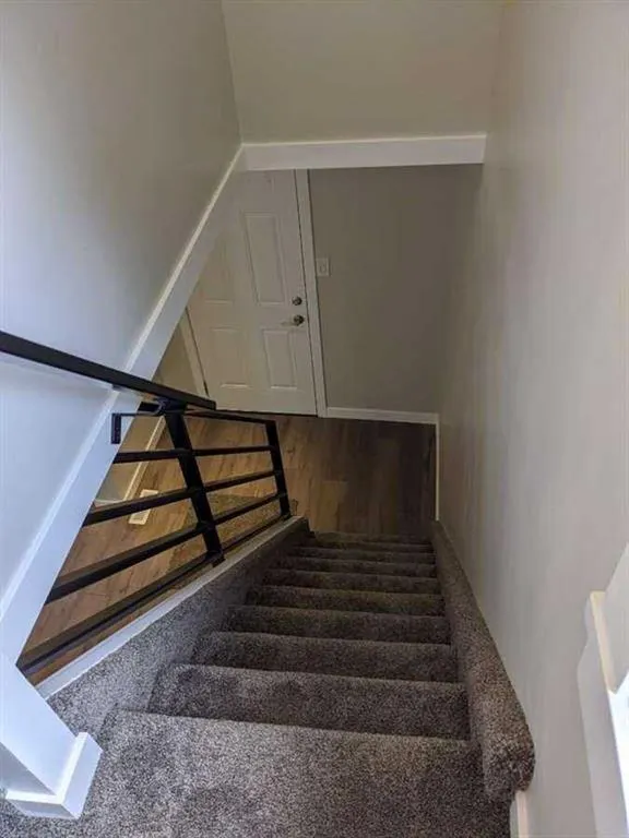 866 Balmoral Street SE