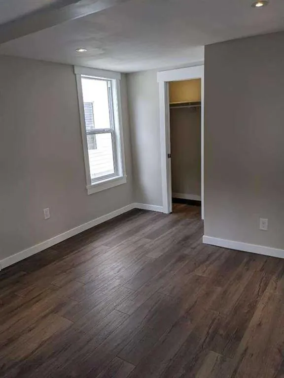 866 Balmoral Street SE