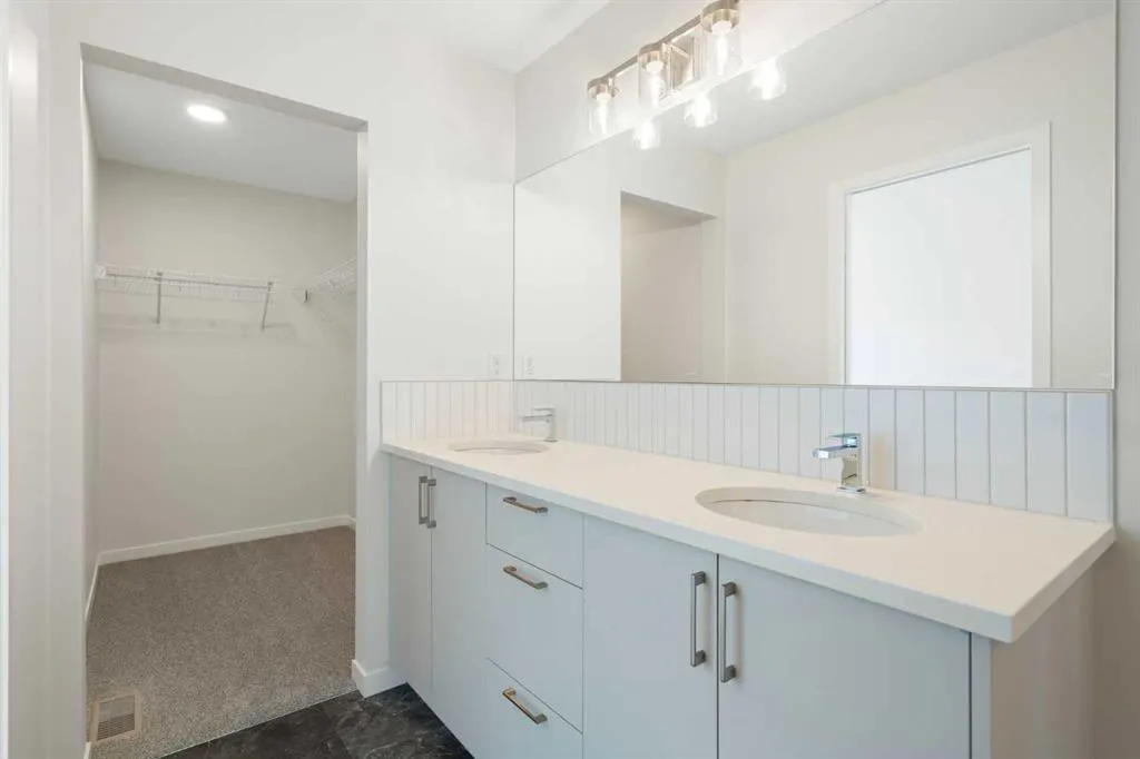 135 Creekview Gardens SW